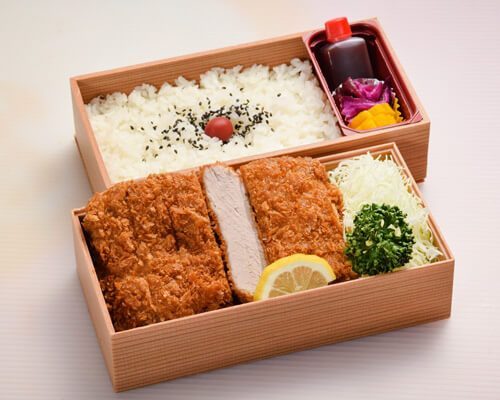 厚切りヒレカツ弁当の写真